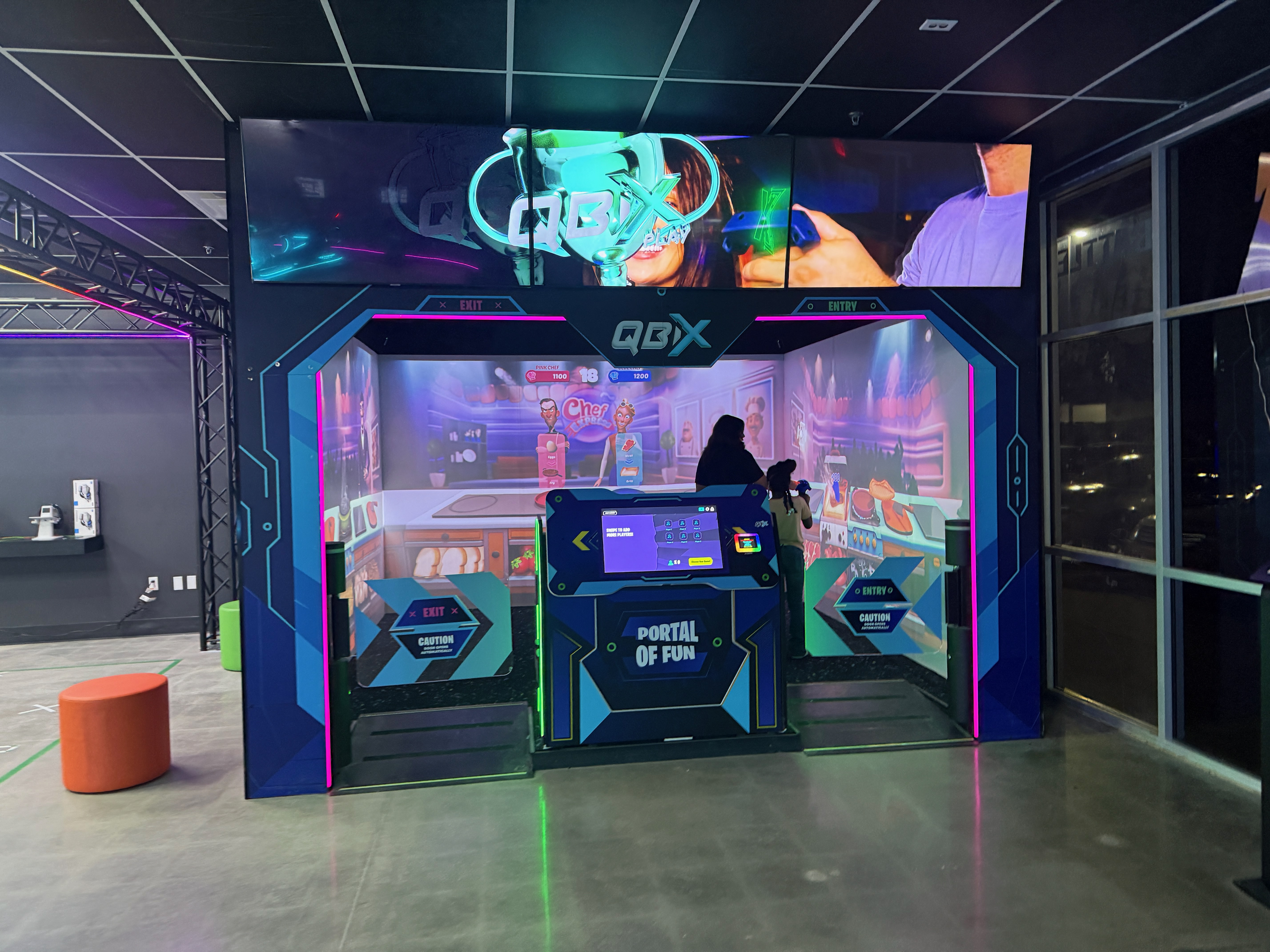 QBIX Interactive Game Cube at GravityX